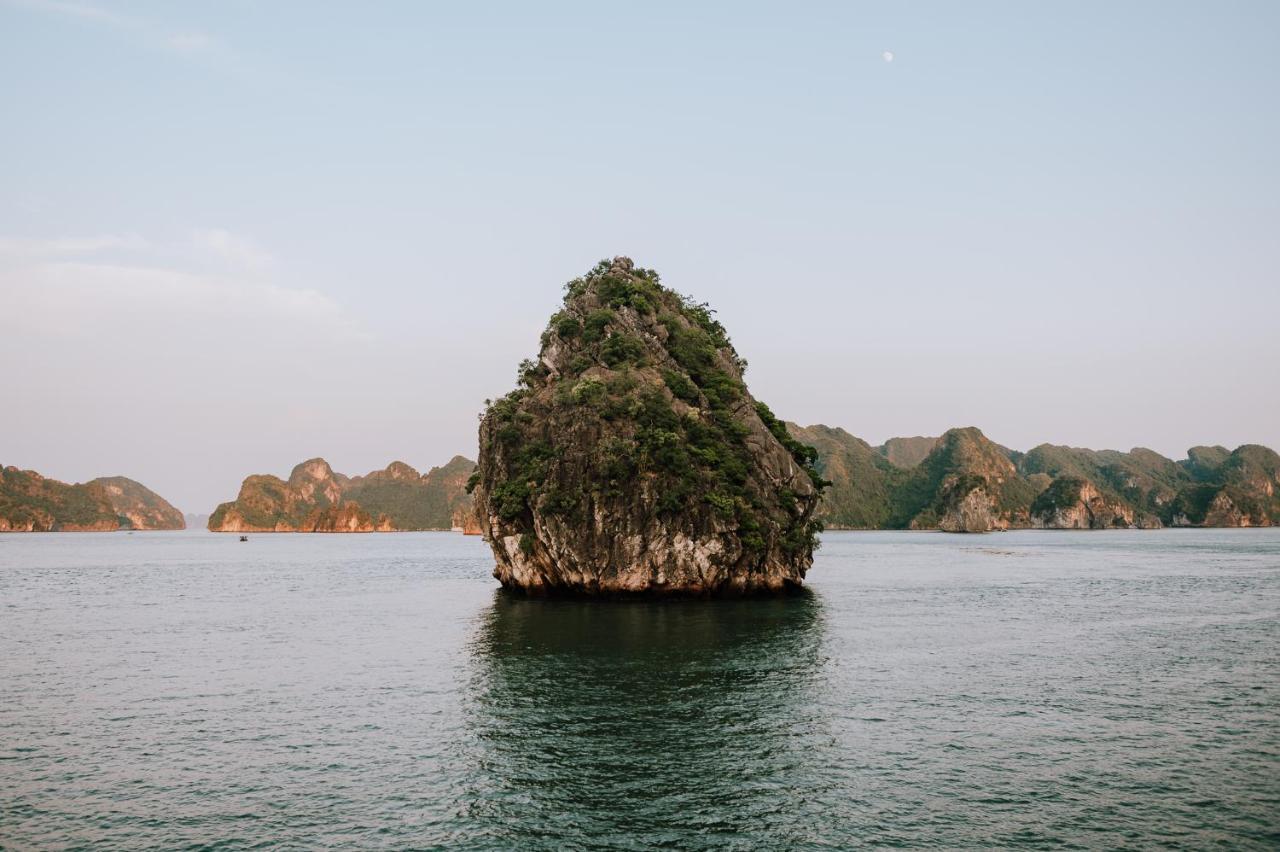 Cat Ba Bay Cruises Hotell Dong Khe Sau Exteriör bild