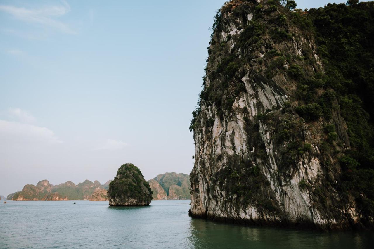 Cat Ba Bay Cruises Hotell Dong Khe Sau Exteriör bild