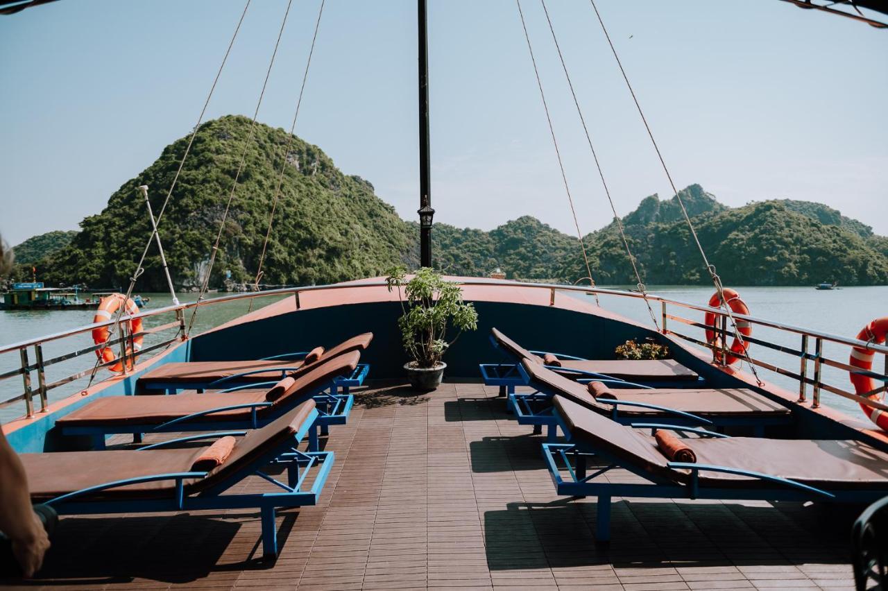 Cat Ba Bay Cruises Hotell Dong Khe Sau Exteriör bild