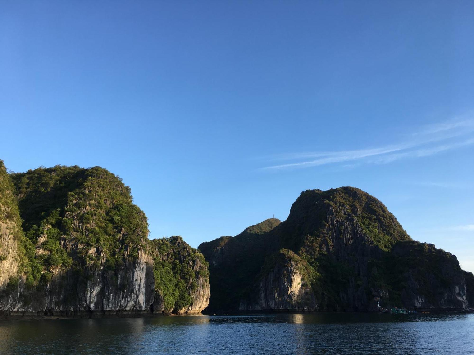 Cat Ba Bay Cruises Hotell Dong Khe Sau Exteriör bild