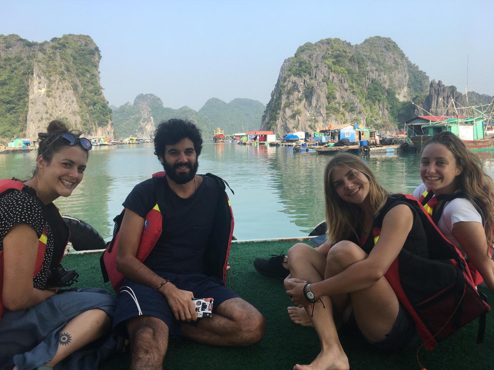 Cat Ba Bay Cruises Hotell Dong Khe Sau Exteriör bild